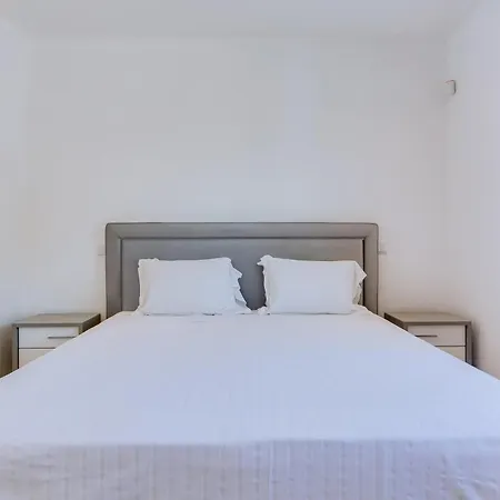 Hébergement de vacances Casa Nuria Com 4 Quartos, Piscina E Churrasco Em