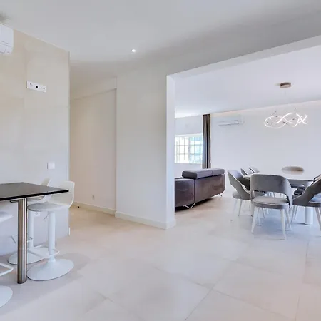 Casa Nuria Com 4 Quartos, Piscina E Churrasco Em Vale do Lobo