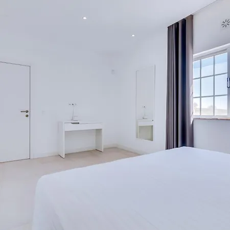 Nyaraló Casa Nuria Com 4 Quartos, Piscina E Churrasco Em Vale Do Lobo
