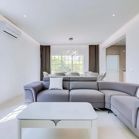 Casa Nuria Com 4 Quartos, Piscina E Churrasco Em Vale Do Lobo Nyaraló Almancil