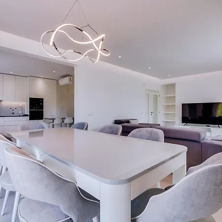 Casa Nuria Com 4 Quartos, Piscina E Churrasco Em Vale Do Lobo Nyaraló
