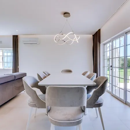 Prázdninový dům Casa Nuria Com 4 Quartos, Piscina E Churrasco Em *