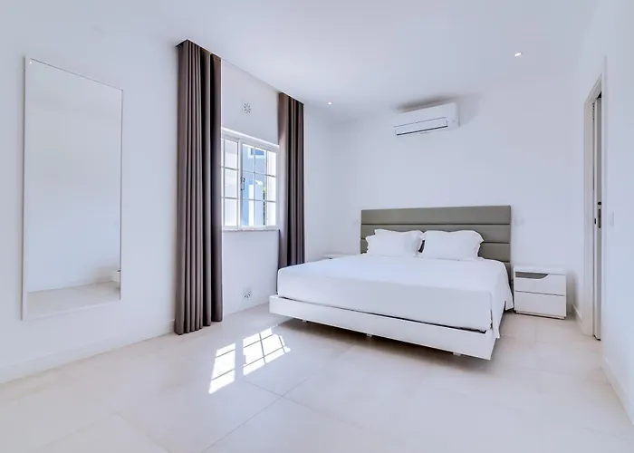 Casa Nuria Com 4 Quartos, Piscina E Churrasco Em Vale Do Lobo