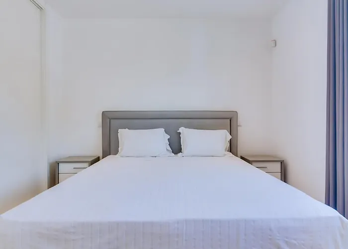 Dom wakacyjny Casa Nuria Com 4 Quartos, Piscina E Churrasco Em Vale Do Lobo