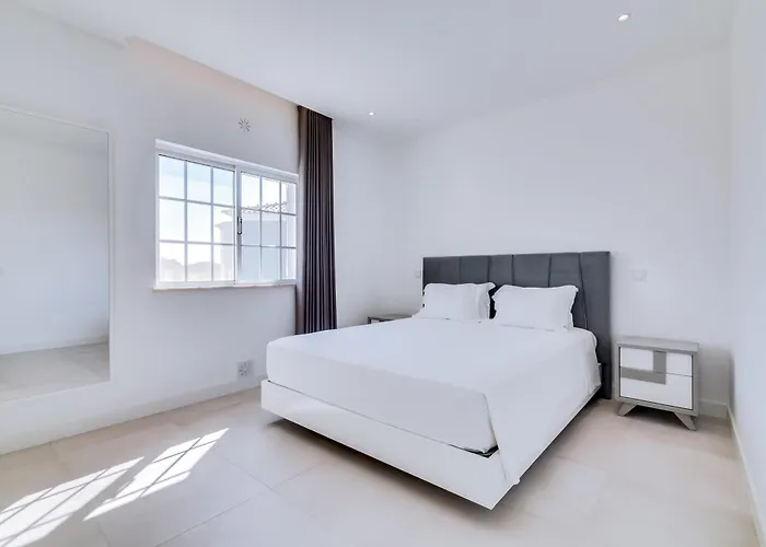 Dom wakacyjny Casa Nuria Com 4 Quartos, Piscina E Churrasco Em Vale Do Lobo Almancil