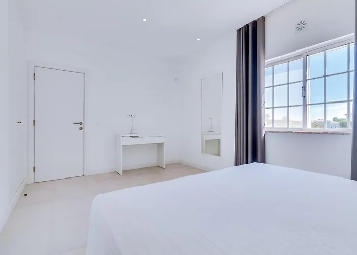 Dom wakacyjny Casa Nuria Com 4 Quartos, Piscina E Churrasco Em Vale Do Lobo