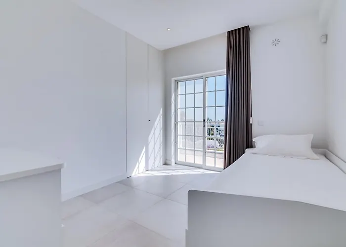 Dom wakacyjny Casa Nuria Com 4 Quartos, Piscina E Churrasco Em Vale Do Lobo *