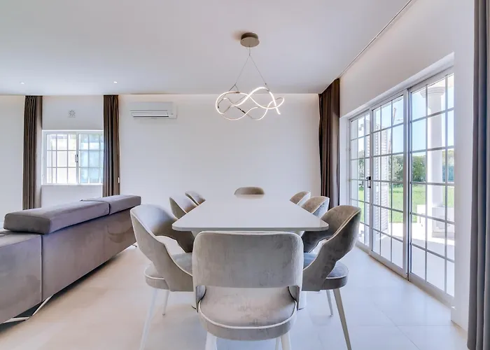 Dom wakacyjny Casa Nuria Com 4 Quartos, Piscina E Churrasco Em Vale Do Lobo *