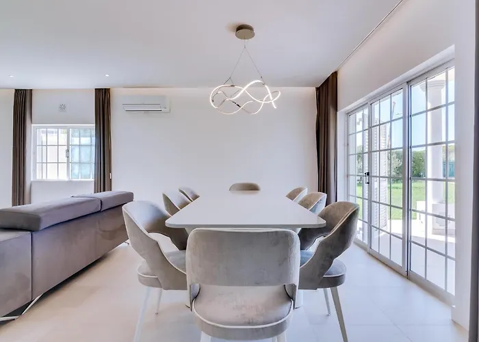 Casa Nuria Com 4 Quartos, Piscina E Churrasco Em Vale Do Lobo