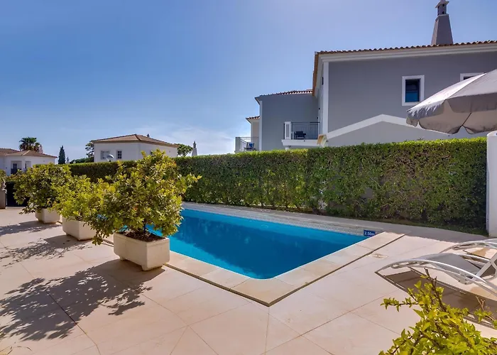 Dom wakacyjny Casa Nuria Com 4 Quartos, Piscina E Churrasco Em Vale Do Lobo