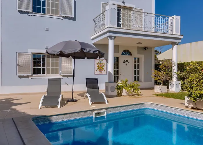 Dom wakacyjny Casa Nuria Com 4 Quartos, Piscina E Churrasco Em Vale Do Lobo Almancil