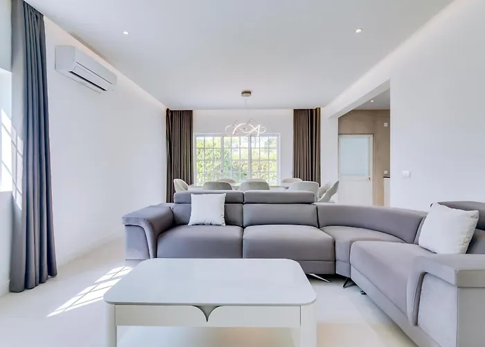 Dom wakacyjny Casa Nuria Com 4 Quartos, Piscina E Churrasco Em Vale Do Lobo *